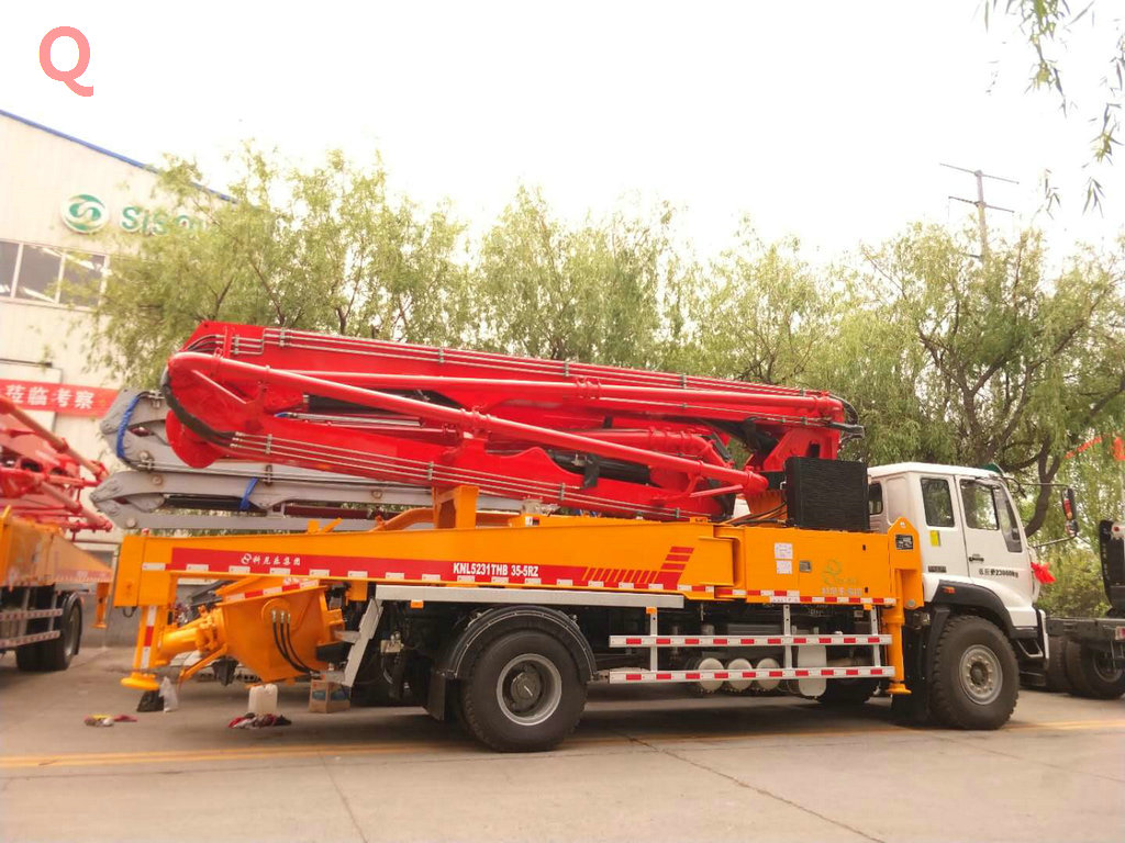 小型泵車，天泵，小型混凝土泵車 