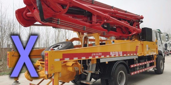 小型泵車—澆注時，所泵送的骨料出現(xiàn)空隙該咋辦？