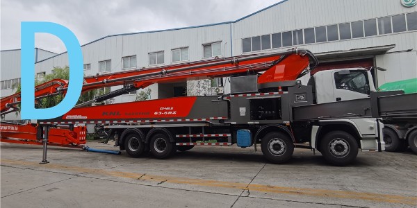 關閉卸料門，泵送清水清洗泵車