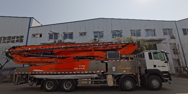 對(duì)于不斷升級(jí)的科尼樂58米泵車，在智能方面有以下改進(jìn)