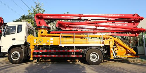 科尼樂為您淺析小型混凝土泵車惡劣環境施工應該注意什么？