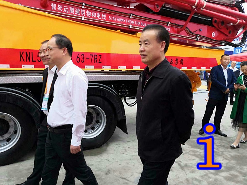 青島小型混凝土泵車價(jià)格