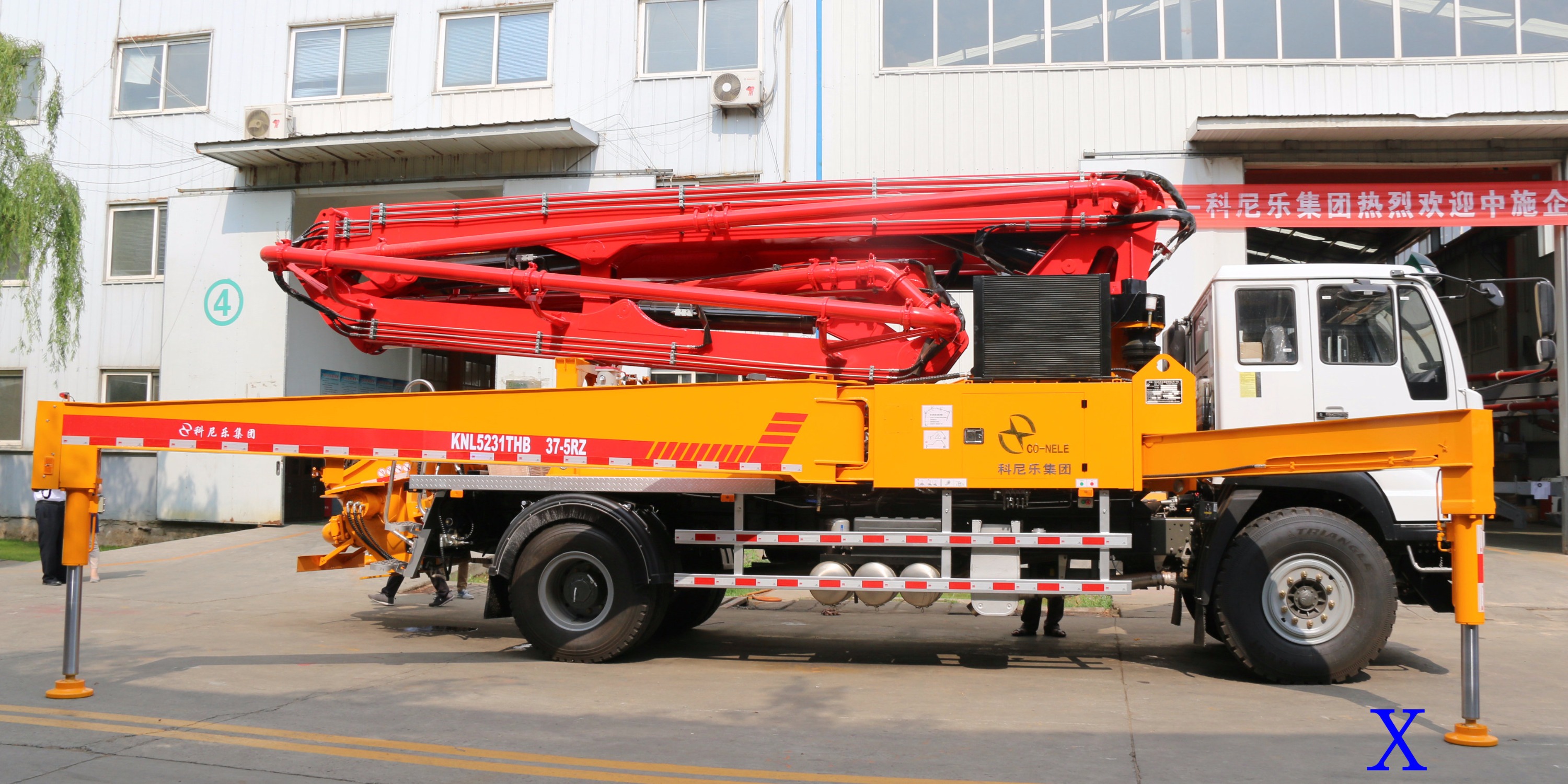 小型泵車(chē)伸展臂架時(shí)需要注意哪些？