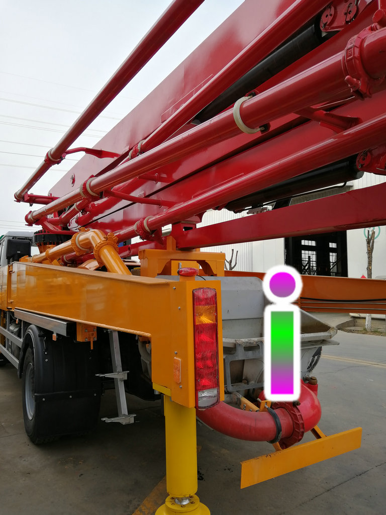 青島小型混凝土泵車價(jià)格 (6)