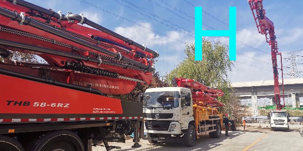 你知道水泥泵車是怎么將水泥泵送上去的嗎？
