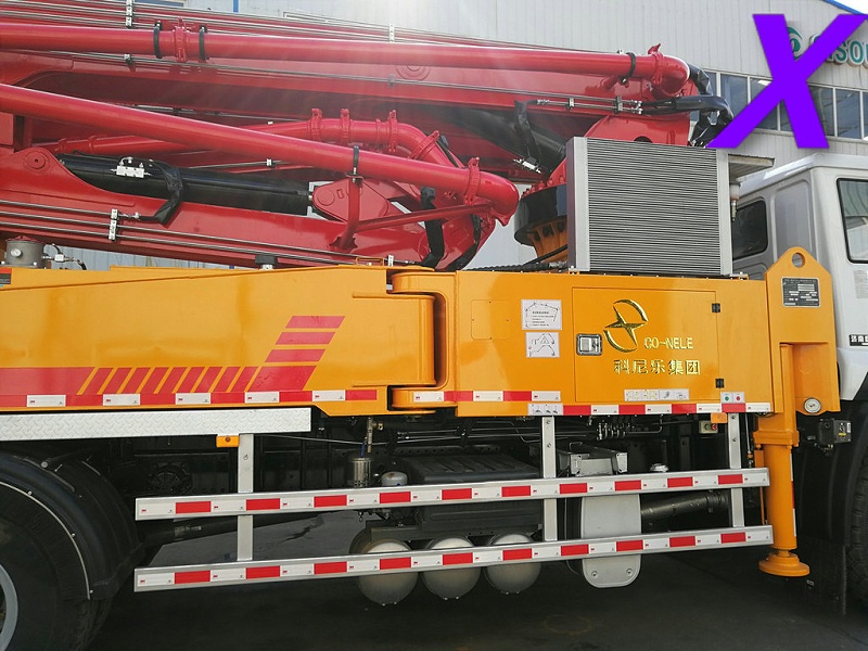 青島小型混凝土泵車價(jià)格 (15)