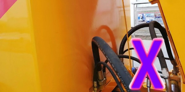 混凝土泵對(duì)開(kāi)式齒輪的潤(rùn)滑周期以及蓄能器異常的解決辦法