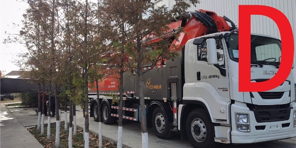 泵車排油過程中，時(shí)刻注意油箱液位